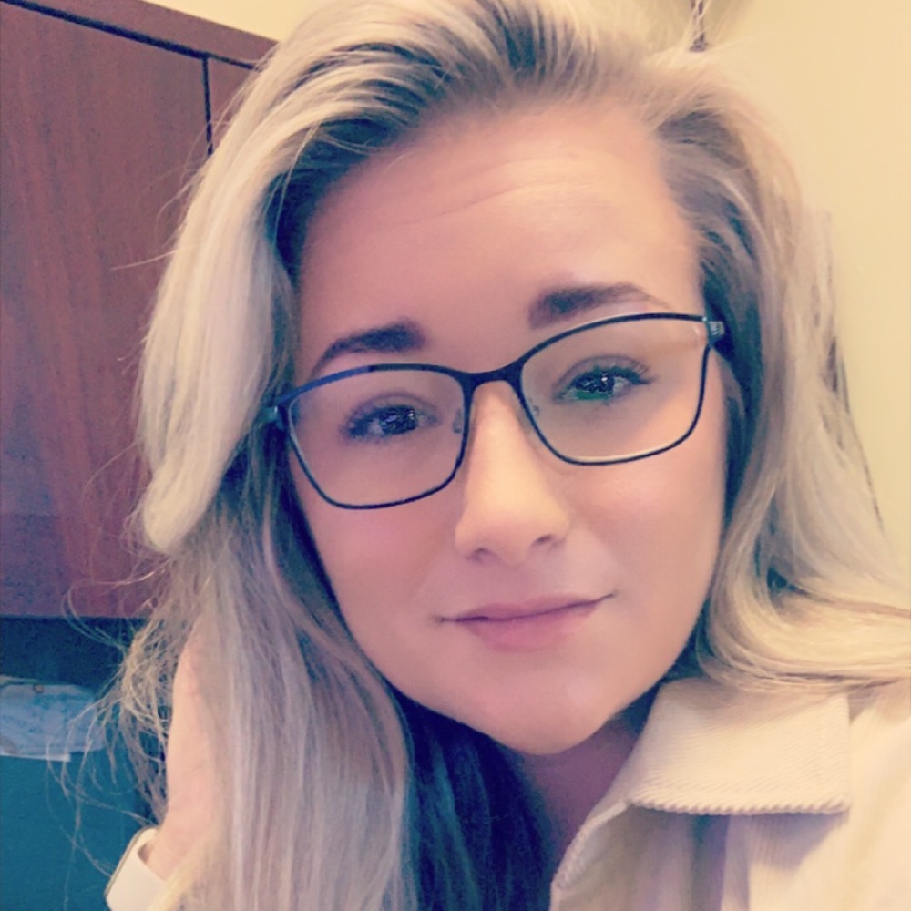 Meet your Posher, Alexandra